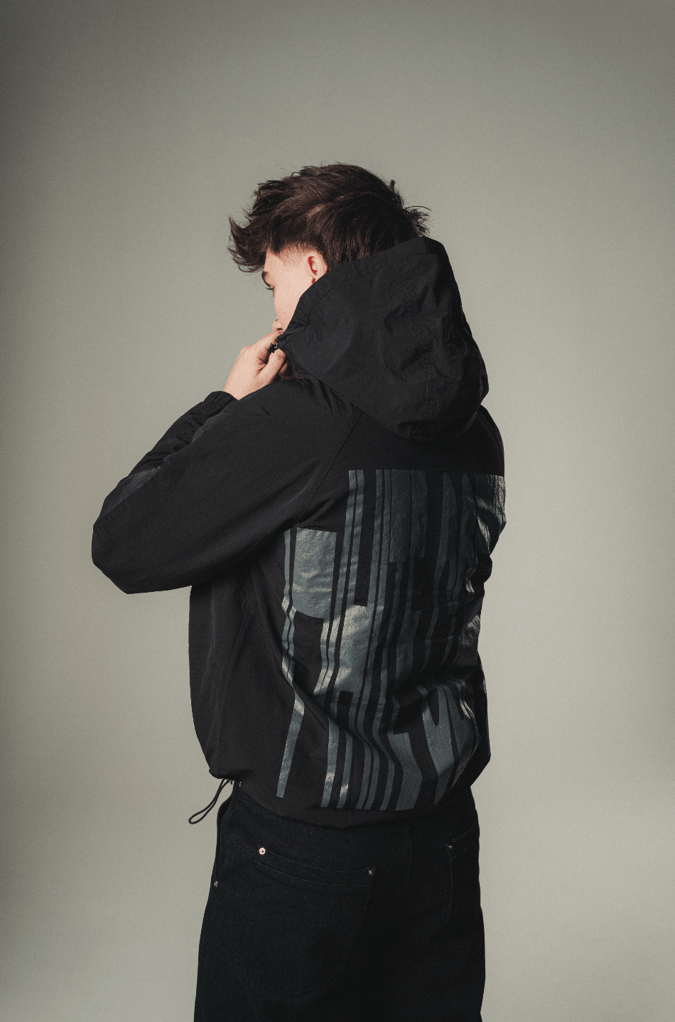 Back stretch windbreaker (Black) - White Coffee