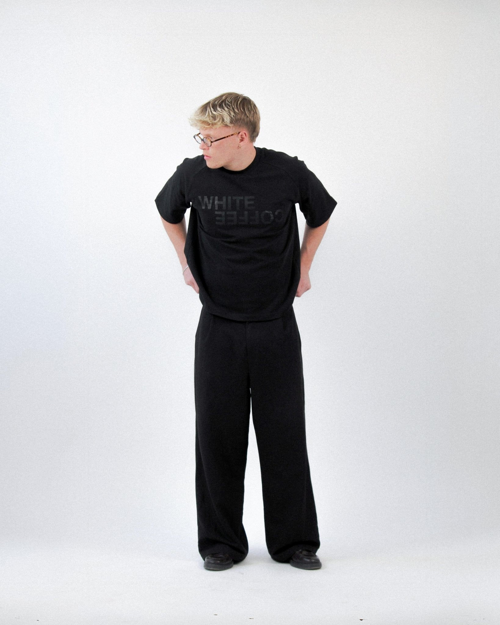 Essential T-Shirt (black) - White Coffee