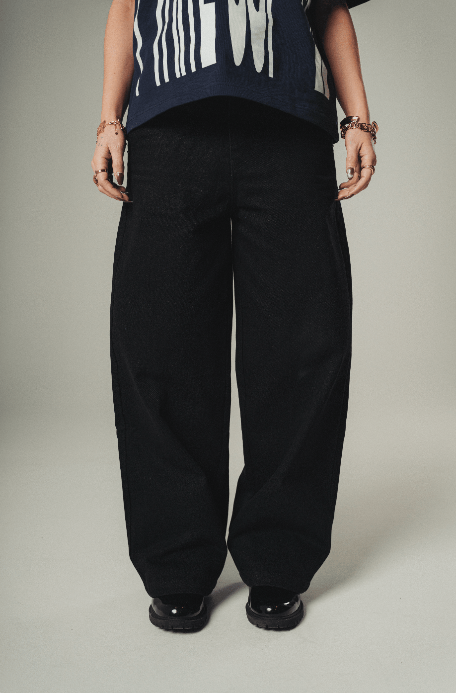 Raw denim jeans (Black) - White Coffee