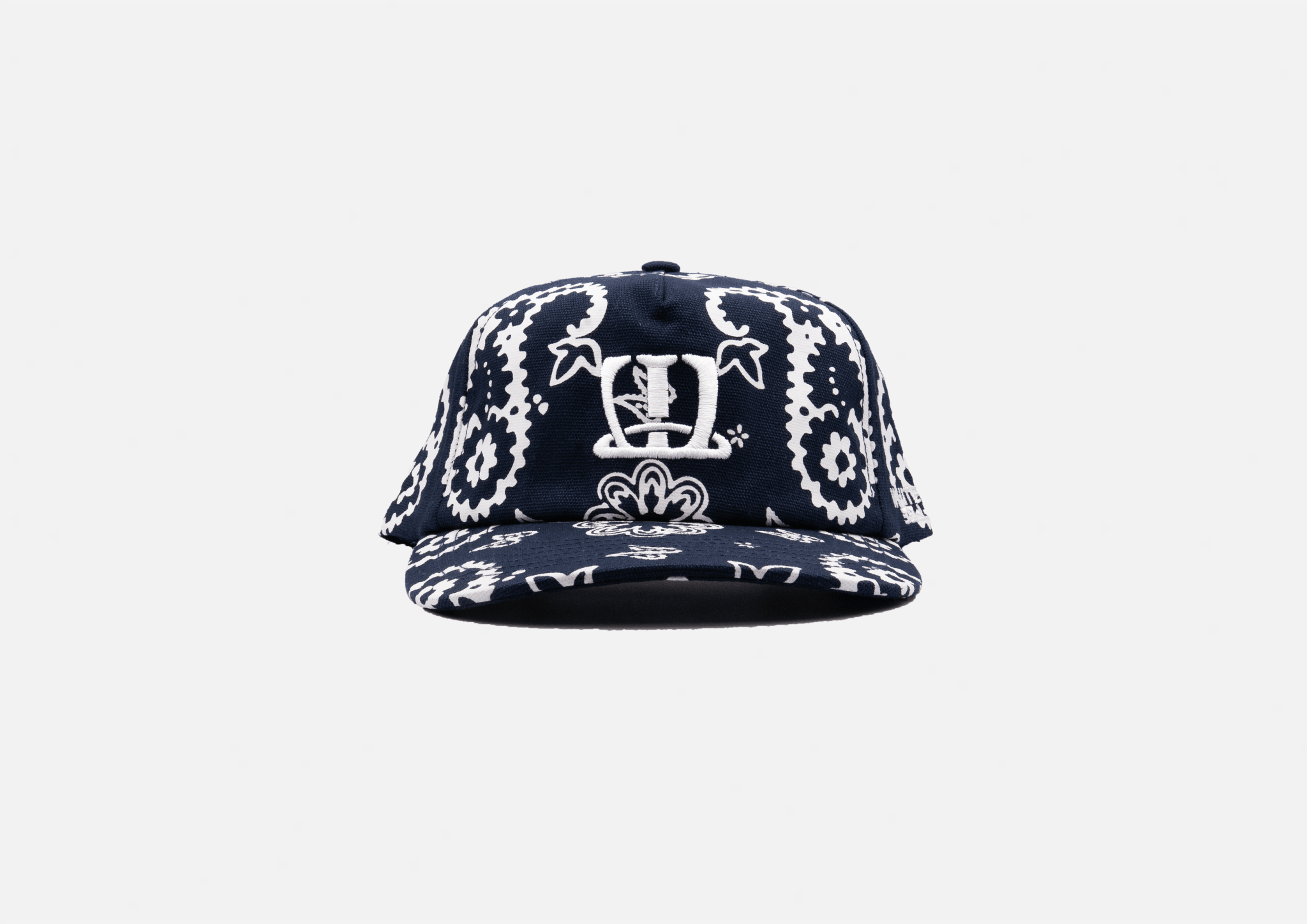 W logo cap (Navy/Paisley) - White Coffee
