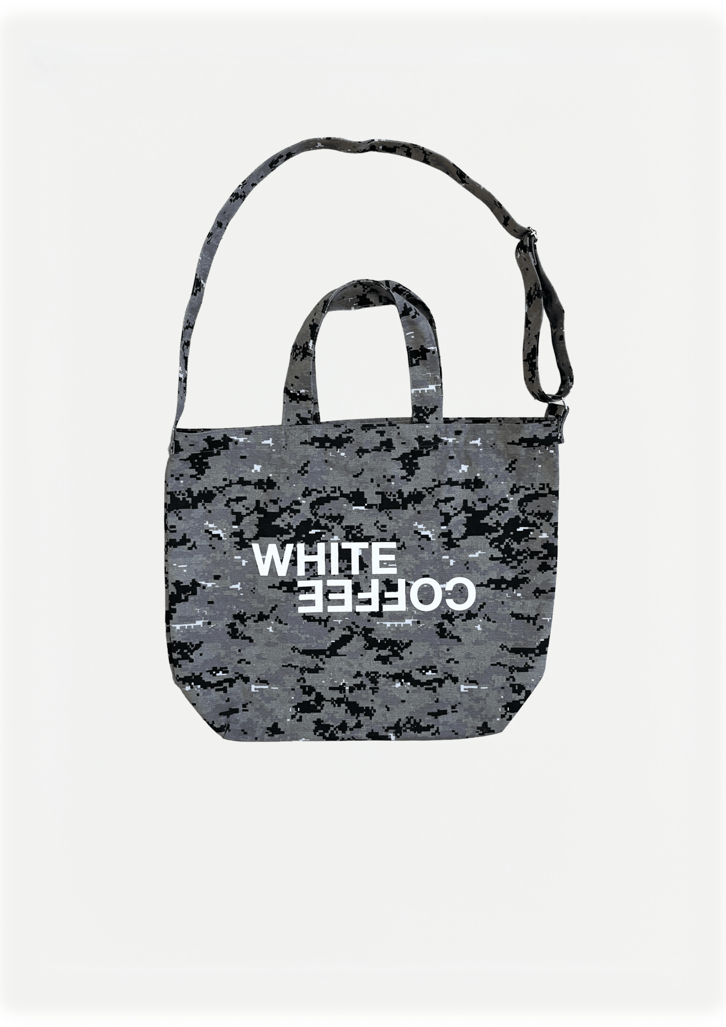 Weekend Totebag (Dark Digital camo) - White Coffee