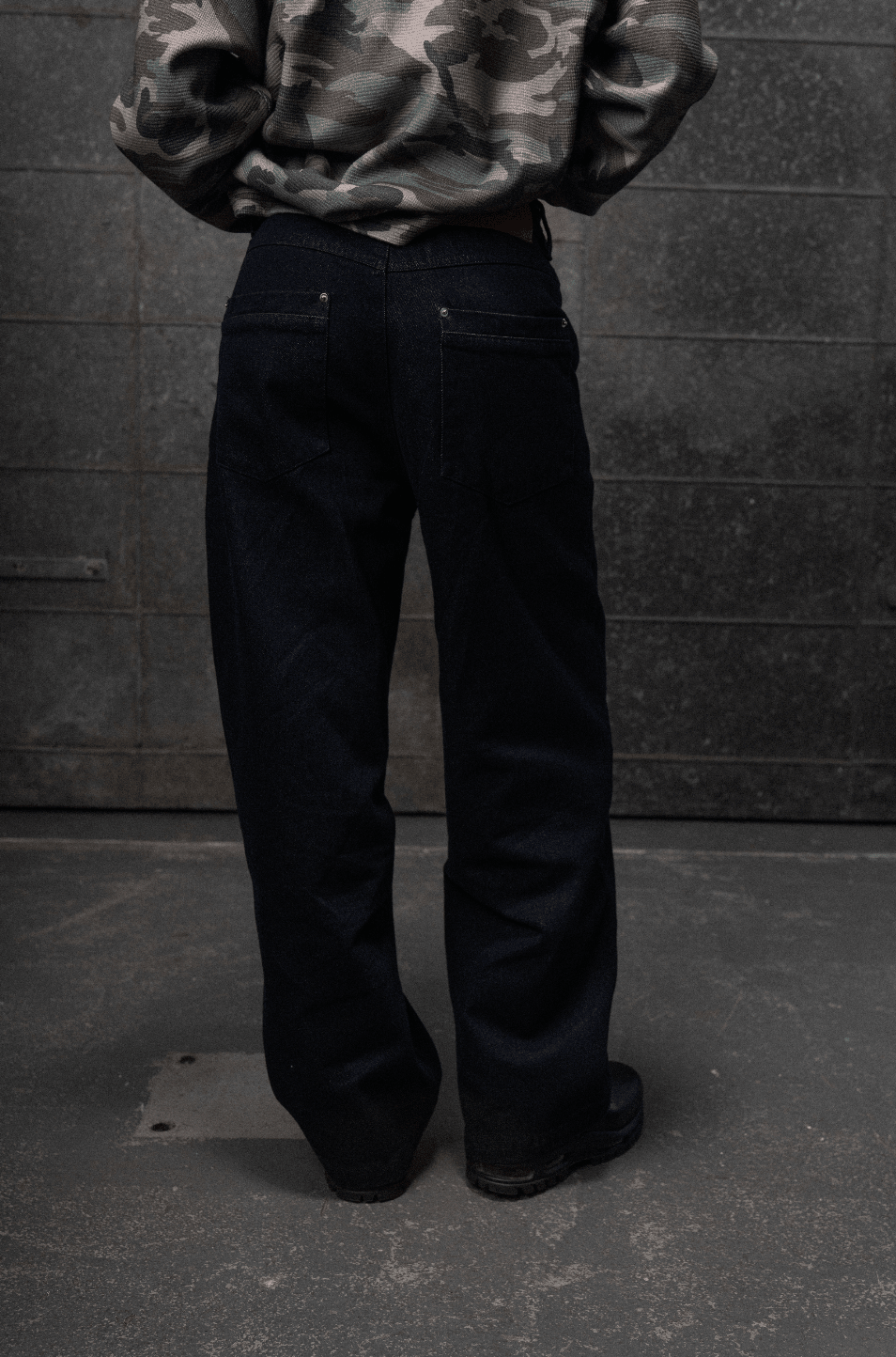 Wide raw denim jeans (Dark blue) - White Coffee